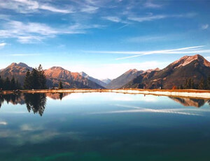 申花前锋火力全开,球队连战连捷领跑积分榜