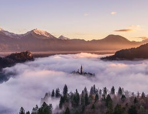 欧预赛比赛激烈对决,胜负难料