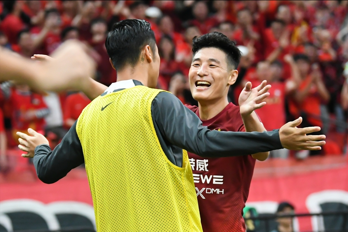 aoa体育体育网页版登录入口-关于上港客场惨败鲁能，争冠形势越来越严峻的信息