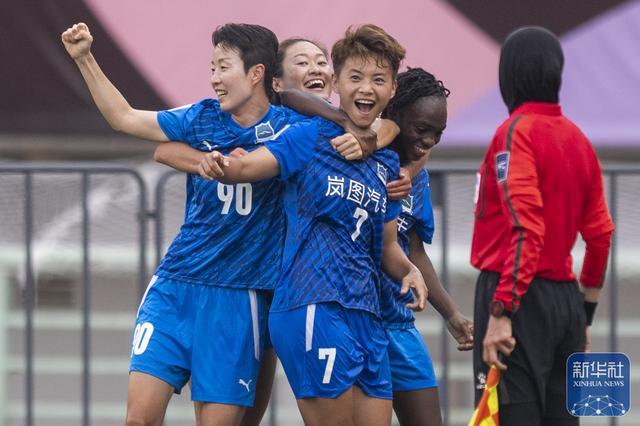 中国女足表现出色，晋级决赛(中国女足晋级视频)