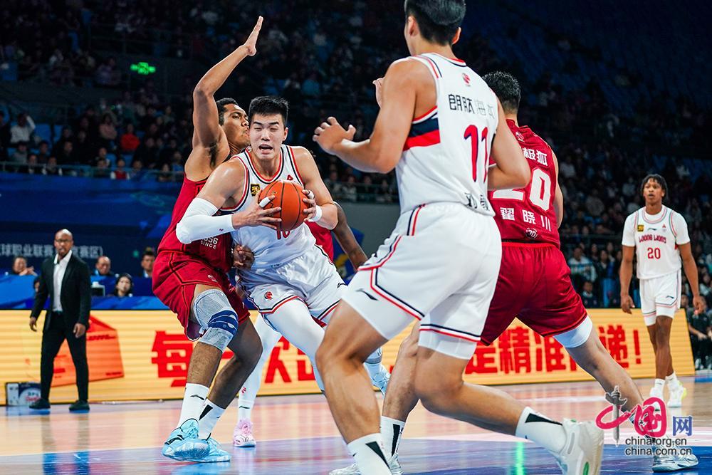 aoa体育体育app-里昂队球员状态回勇，豪取主场三分的简单介绍