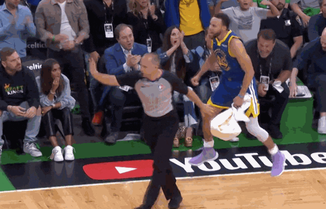 aoa体育体育app下载-关键比赛中，暮色猎人完成三杀，教练激动落泪的简单介绍