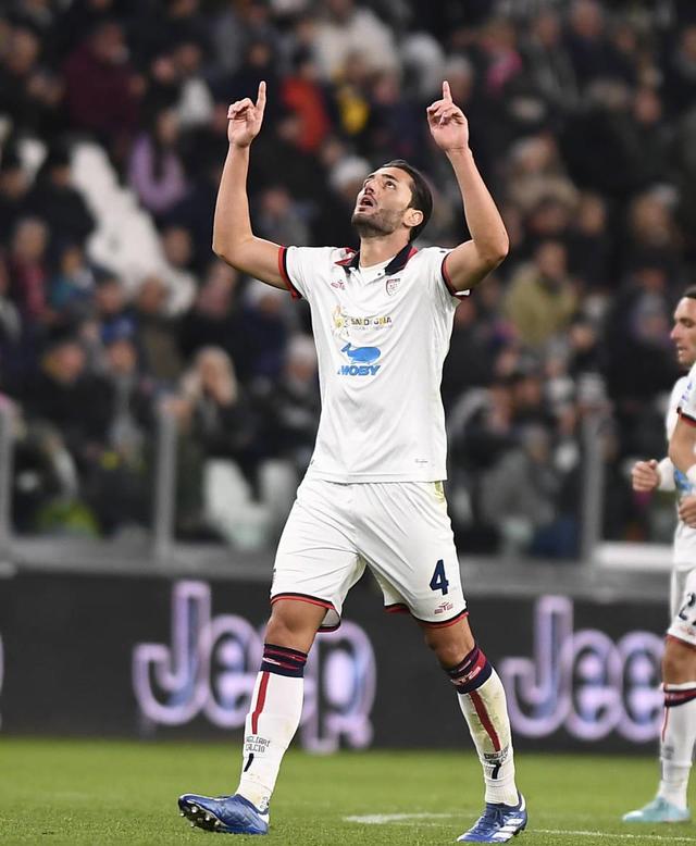 尤文图斯中场传边角关键球,协助取胜 尤文图斯中场传边角关键球,协助取胜