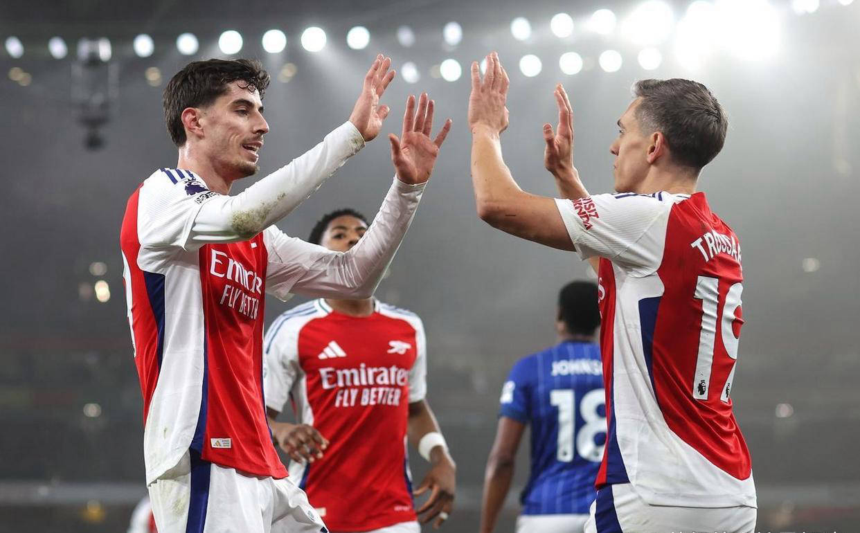 aoa体育体育官方登录入口-关于阿森纳困境持续，急需引援强化实力的信息