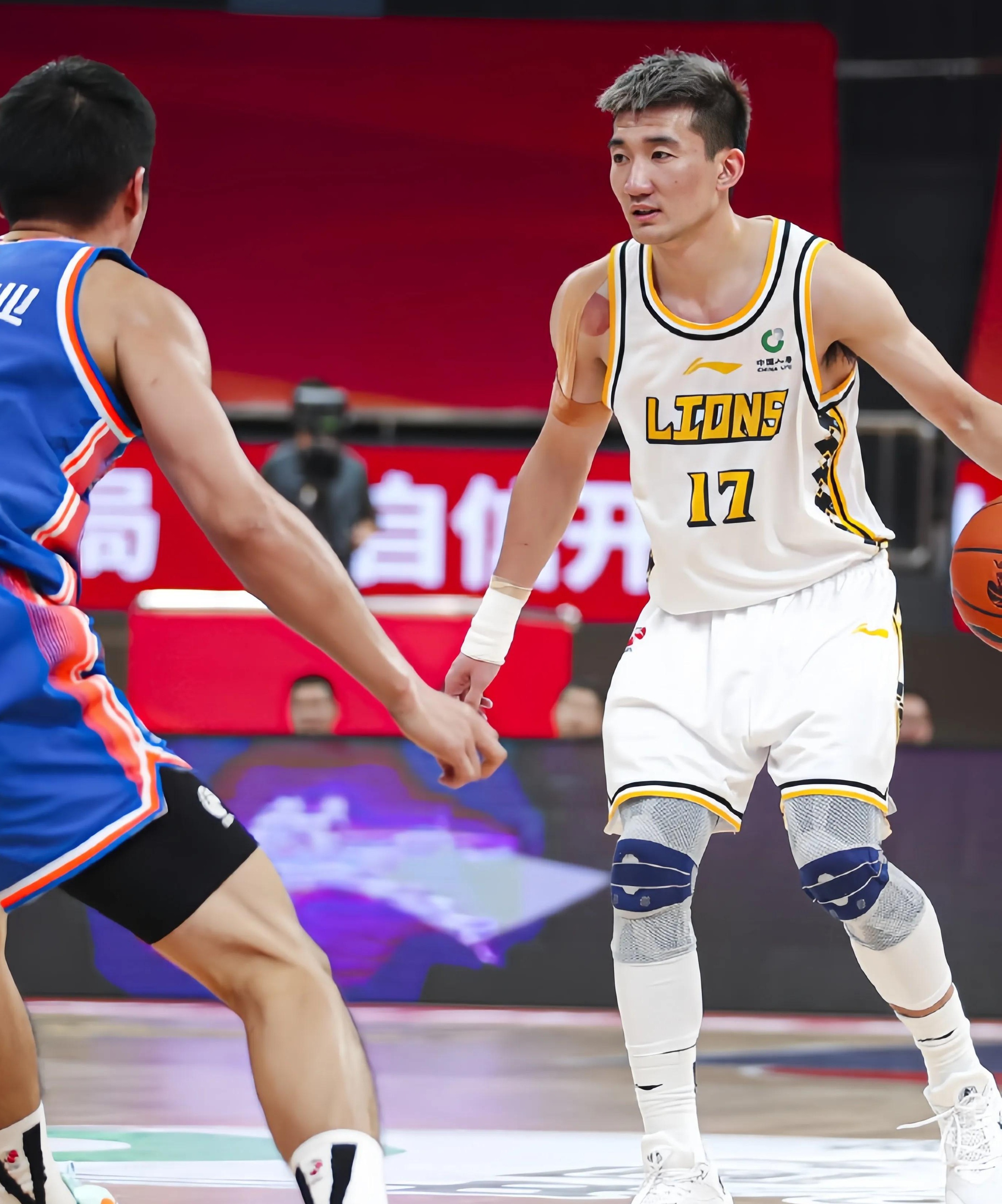 关于江苏男篮迎战广东队，实力对比谁更胜一筹的信息