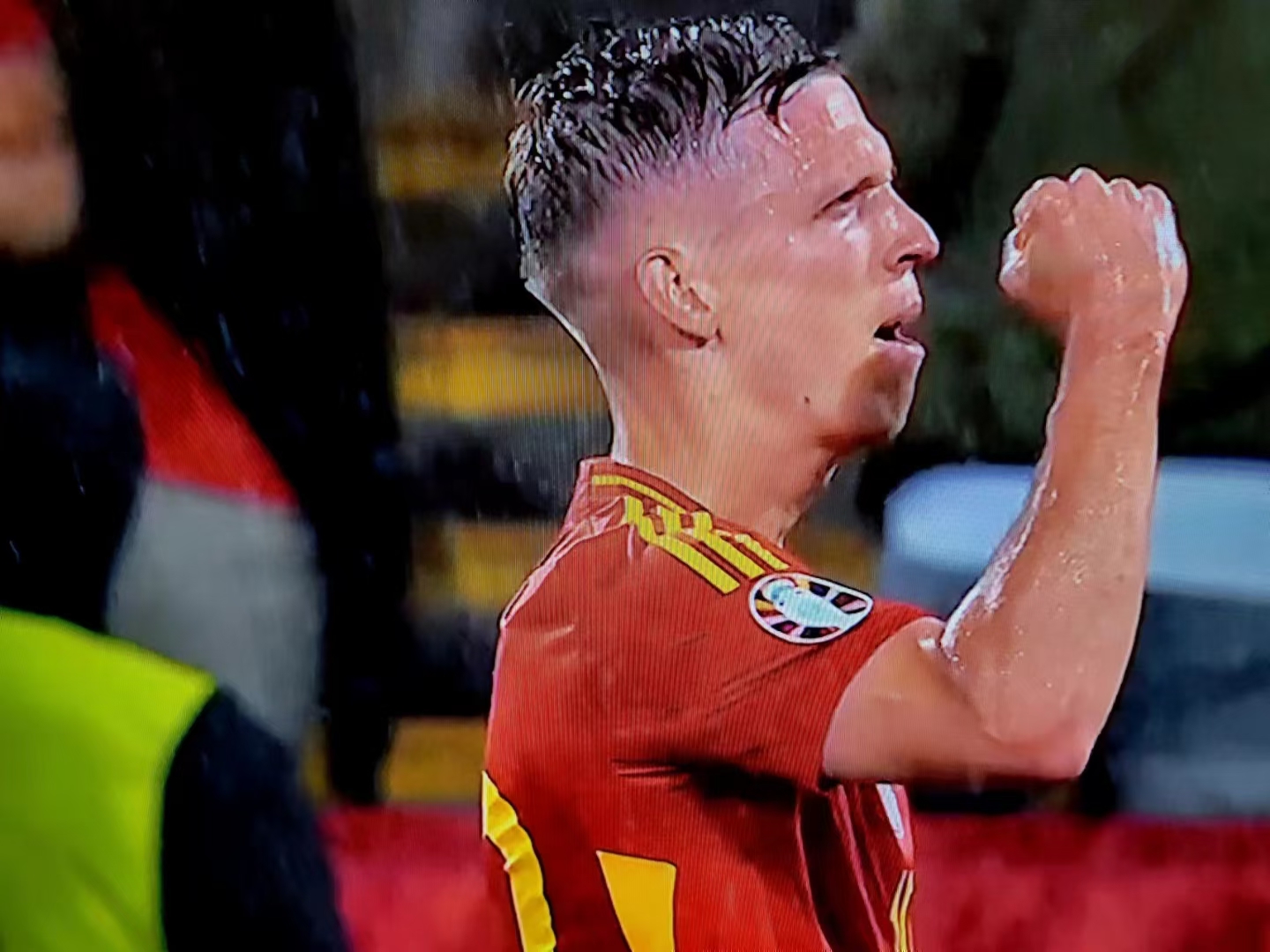 埃瓦尔赢球在望，西班牙人难阻其势的简单介绍