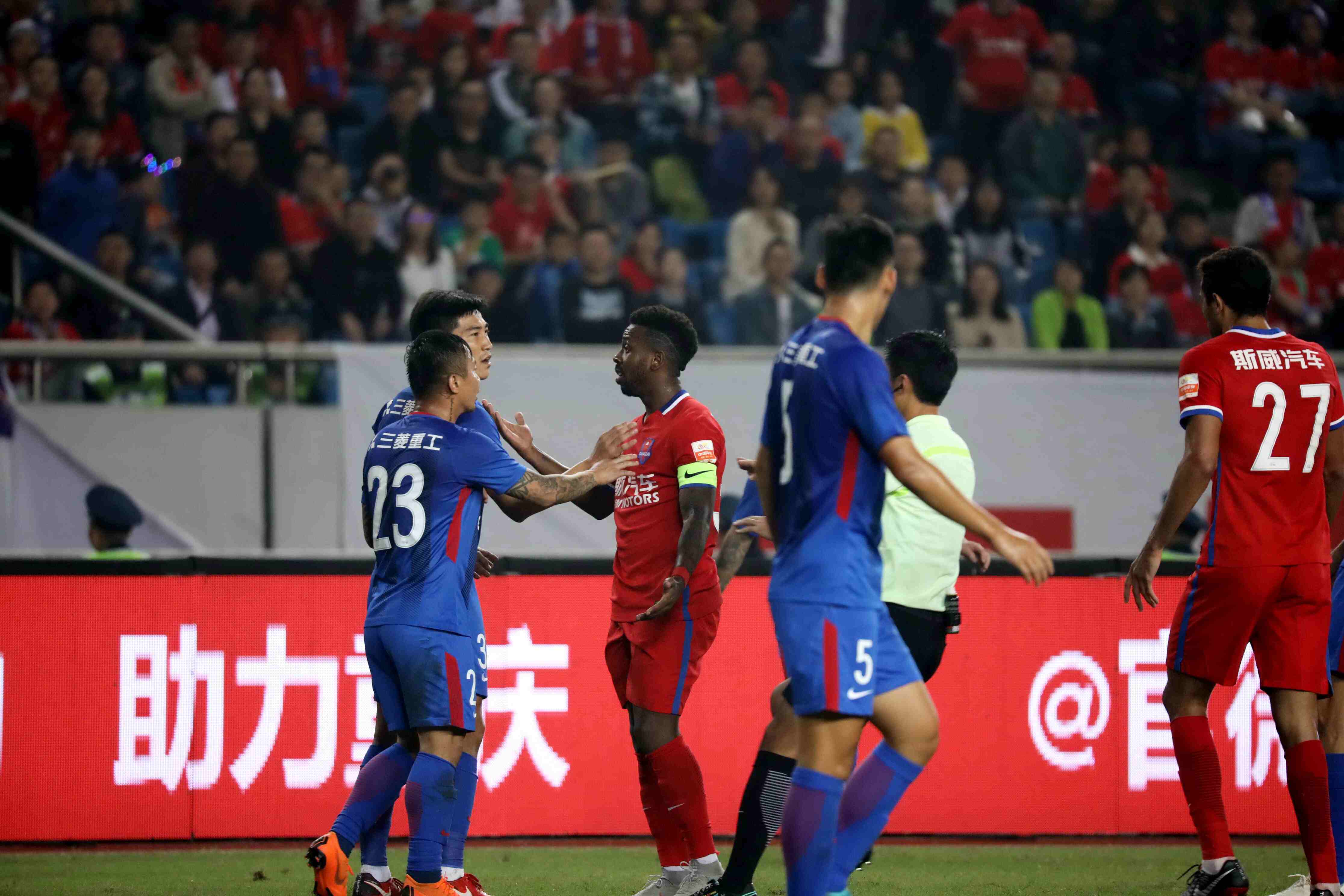 包含重庆力帆遭遇连败，保级形势堪忧的词条